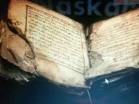Koleksi Al Quran tulisan tangan yang usianya lebih dari 400 tahun era Kerajaan Muna, saat ini masih tersimpan di Museum Provinsi Sultra di Kendari. (FOTO ANTARA/ Azis Senong)