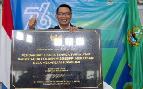 Ridwan Kamil Resmikan Pembangkit Listrik Tenaga Surya (PLTS) Atap di Sukabumi