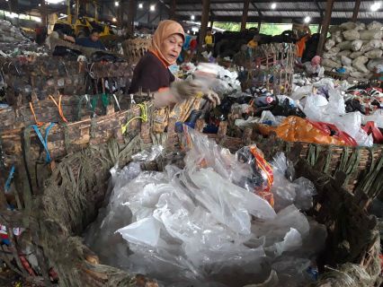 Sadar Plastik Selamatkan Sungai Brantas