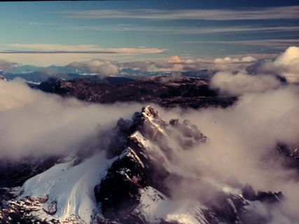 Gunung Tertinggi di Dunia, Ada yang dari Indonesia