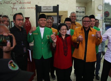 PPP dan sejumlah partai politik pendukung capres Ganjar Pranowo di Jakarta, Senin (4/9).