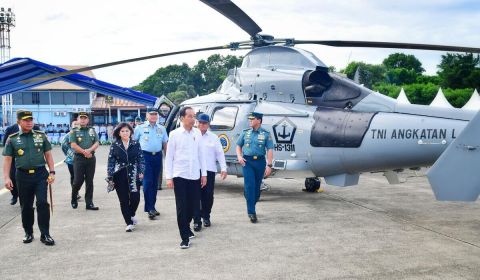 Presiden Joko Widodo di Pangkalan TNI AU Halim Perdanakusuma, Jakarta, Rabu, 24 Januari 2024.