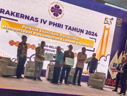 Rapat Kerja Nasional (Rakernas) Perhimpunan Hotel dan Restoran Indonesia (PHRI), IV Tahun 2024 di Batam, Kamis (22/2/2024). 