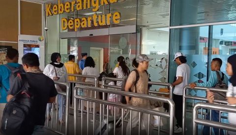 Arus mudik mulai terlihat di Bandara Depati Amir, Pangkalpinang, Bangka. Di mana jumlah penumpang sudah mencapai 4.500 orang.