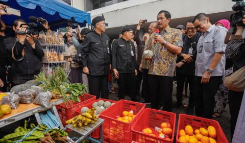 Distanbun Provinsi Jawa Tengah menggelar Pasar Murah Ramadhan Berkah sebagai upaya stabilisasi harga jelang Lebaran.