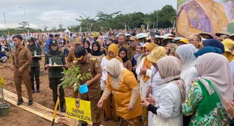 4.000 Pohon Ditanam Pegawai Perempuan Kalsel Peringati Hari Kartini 