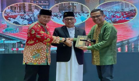 Yayasan Muslim Sinar Mas dan APP Group Wakafkan Al-Qur'an ke Masjid Istiqlal