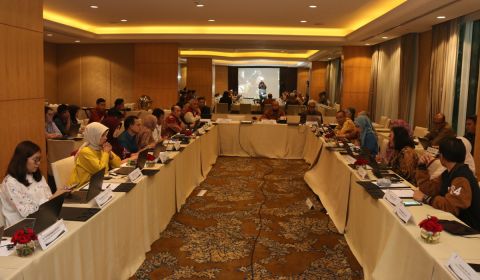 Forum Discussion Group (FGD) terkait otonomi pengelolaan keuangan Universitas Terbuka di Hotel Mulia, Jakarta, Rabu (3/4).
