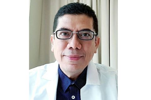 Iqbal Mochtar, Pengurus PB IDI dan PP IAKMI, Ketua Kluster Kedokteran dan Kesehatan Ikatan Ilmuwan Indonesia Internasional (I4).