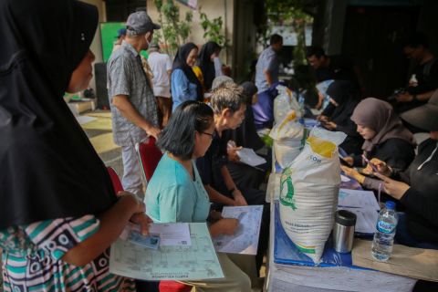 269.000 Keluarga di Jakarta Terima Bantuan Pangan Beras Tahap Kedua 