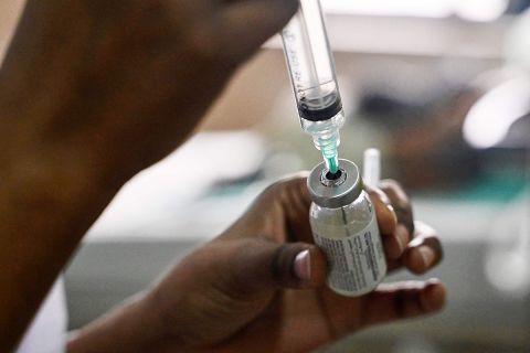 Los residentes de Yakarta pueden recibir una vacuna gratuita contra la neumonía