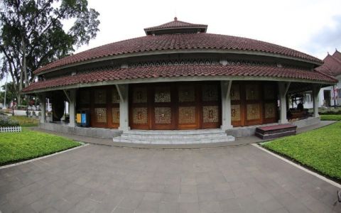 Pendopo Kota Bandung, salah satu bangunan bersejarah di Kota Kembang. 