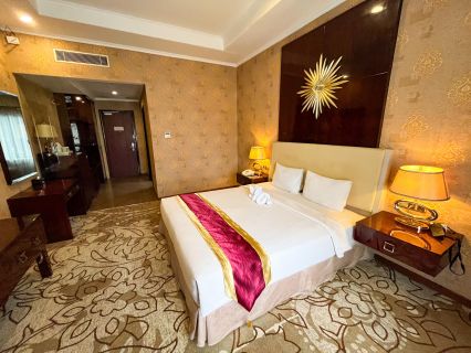 Salah satu kamar di Sutan Raja Hotel Soreang yang menyediakan fasilitas nyaman untuk tamu. 
