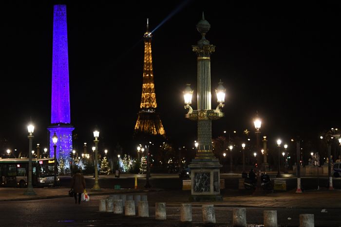 Jam Malam Mulai Diberlakukan di Paris 