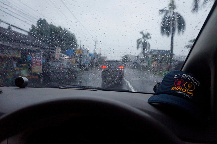 Berkendara Saat Hujan Hindari '3M'