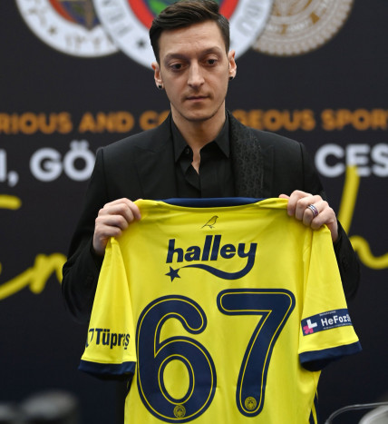 Alasan Ozil Pilih Kostum Nomor 67 di Fenerbahce