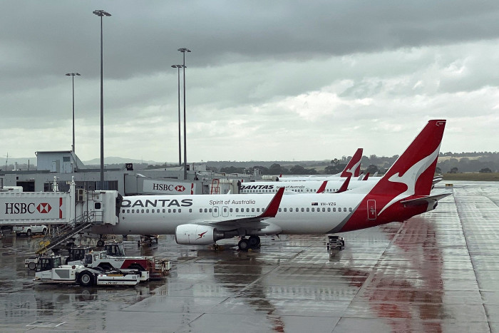 Alami Rugi, Qantas Tak Layani Penerbangan Penumpang Hingga Oktober