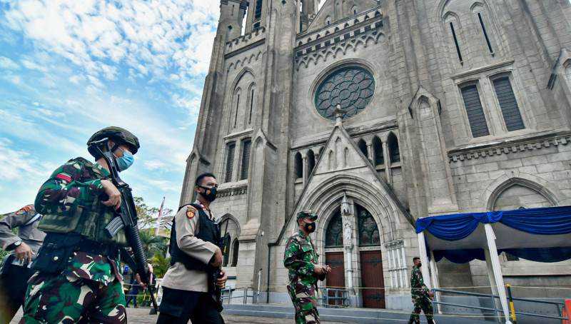 Kunjungi Katedral Jakarta, Kapolri Pastikan Ibadah Misa Aman