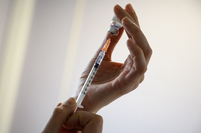 Koalisi LSM Sebut Pemerintah Abaikan Vaksinasi Kelompok Prioritas
