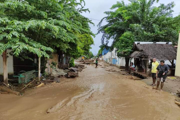 Korban Meninggal Longsor dan Banjir di Alor 17 Orang