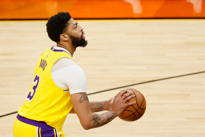 Anthony Davis Sumbang 34 Poin untuk Bawa Lakers Menangi Gim Ketiga
