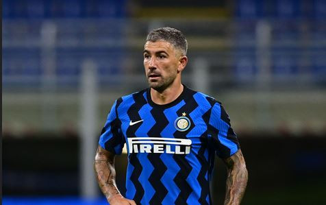 Kolarov Perpanjang Kontrak di Inter Milan
