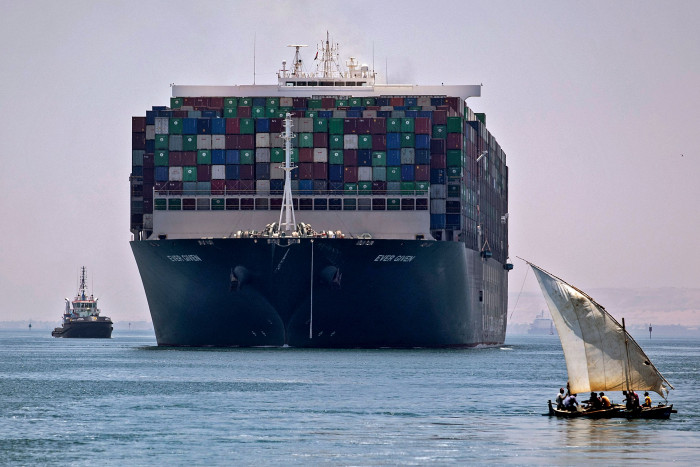 Kapal yang Sempat Blokade Terusan Suez Tinggalkan Mesir