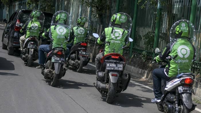 Kemenhub Izinkan Ojol Beroperasi Selama PPKM Darurat Asal Pasang Sekat