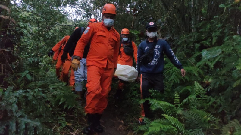 Lima Pendaki Dievakuasi dari Gunung Agung Akibat Kelelahan
