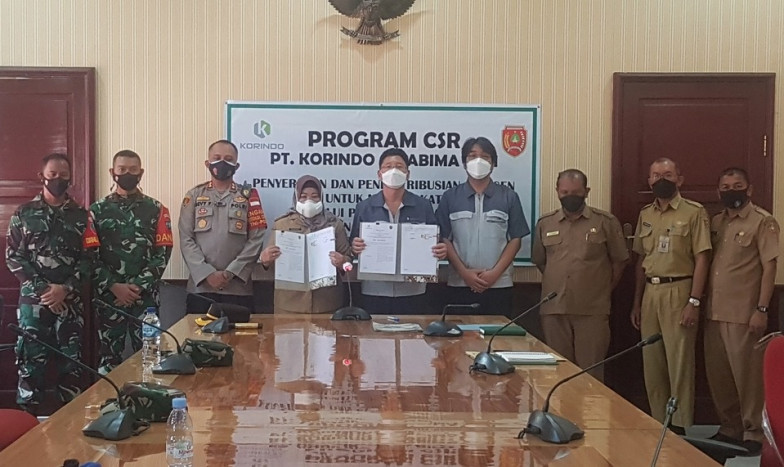 Bupati Kotawaringin Barat Menerima Bantuan Oksigen dari Korindo