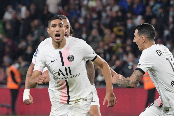 Gol Larut Hakimi Pastikan PSG Kalahkan Metz