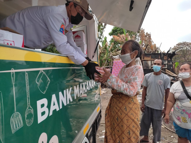 Manfaat Memberi yang Tak Hanya Mendatangkan Pahala