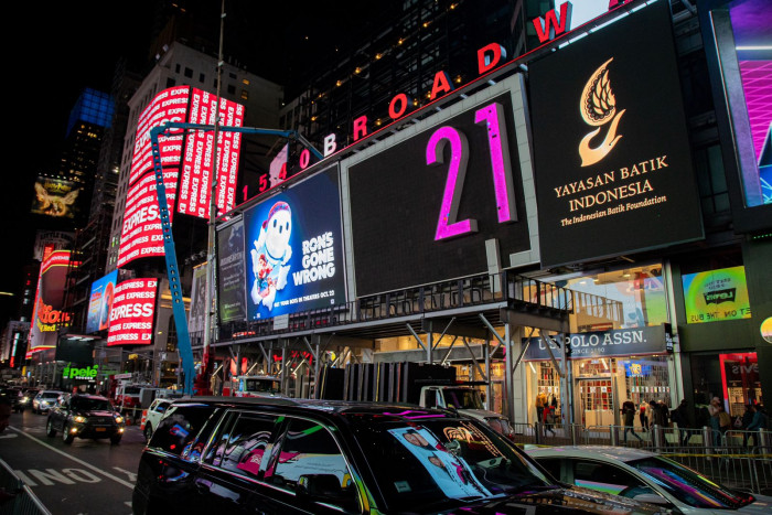 Yayasan Batik Indonesia Tampil di Billboard Time Square New York