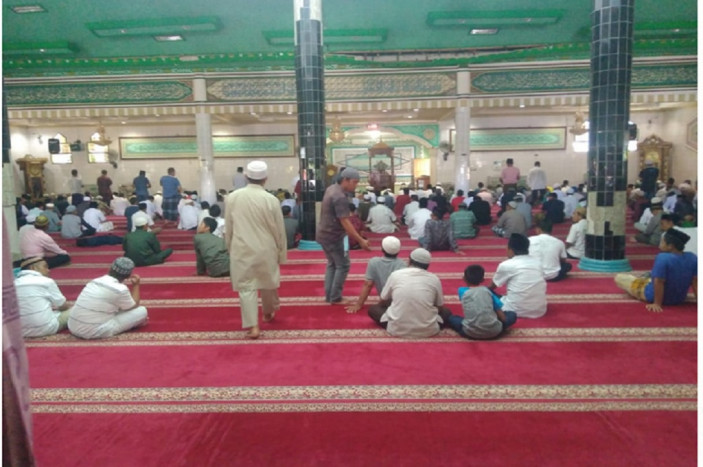 Lengkap! Ini Doa Masuk dan Keluar Masjid Beserta Artinya