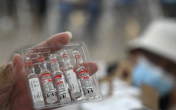Rusia akan Uji Coba Vaksin Covid-19 dalam Bentuk Semprotan Hidung