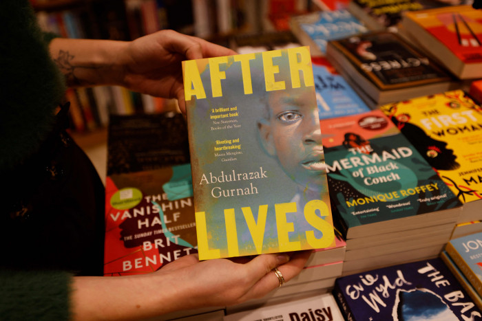 Novelis Kelahiran Tanzania Meraih Hadiah Nobel Sastra