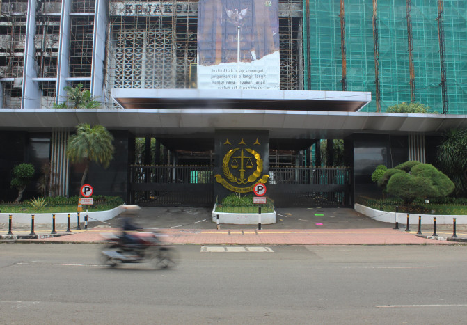 Komjak Pastikan Dugaan Jaksa Minta Uang di Lampung Ditindak 