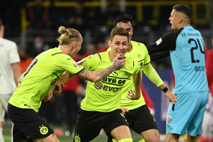 Hazard Cetak Dua Gol, Dortmund Melaju ke 16 Besar DFB Pokal