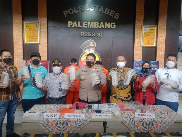 Polrestabes Palembang Gagalkan Penyelundupan 98.620 Baby Lobster