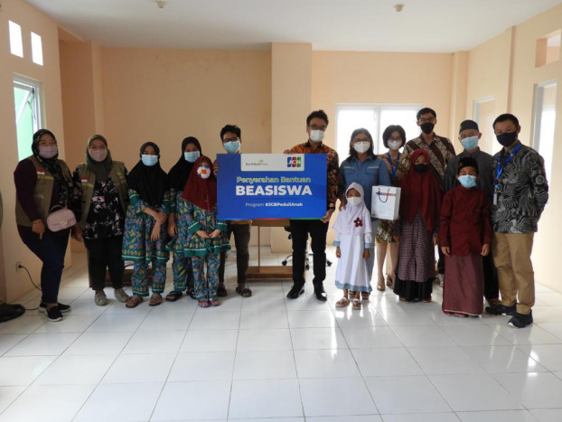 JCB Indonesia dan Benihbaik.com Beri Bantuan Bagi Anak Terdampak Pandemi