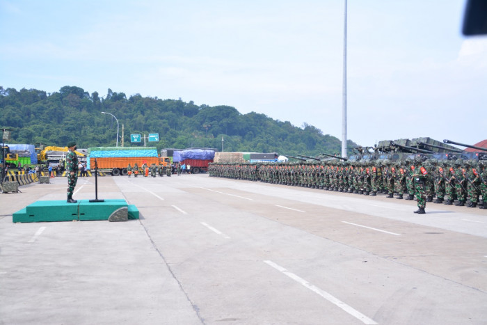 Pangkostrad Pimpin Pemberangkatan Latihan Brigif Raider 13 Divif 1 Kostrad TA 2021