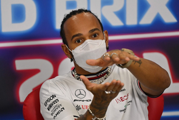 Hamilton Tolak Buang Energi Soal Insiden di GP Brasil
