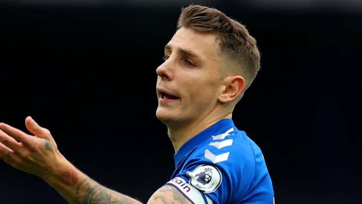 Chelsea Siapkan Digne jadi Pengganti Chilwell