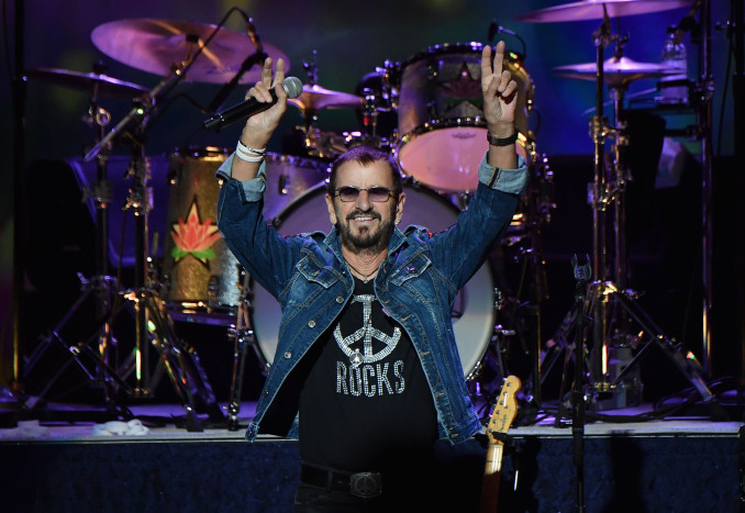 Ringo Starr Rilis Buku Baru Tentang The Beatles Berjudul Lifted