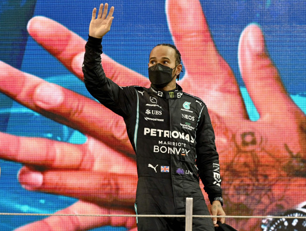 Tidak Hadir di Penyerahan Gelar Formula 1, Hamilton Terancam Sanksi