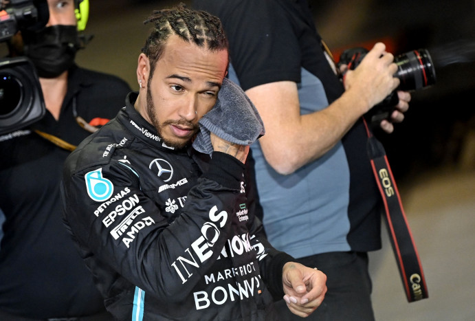 Hamilton Ucapkan Selamat untuk Kemenangan Verstappen