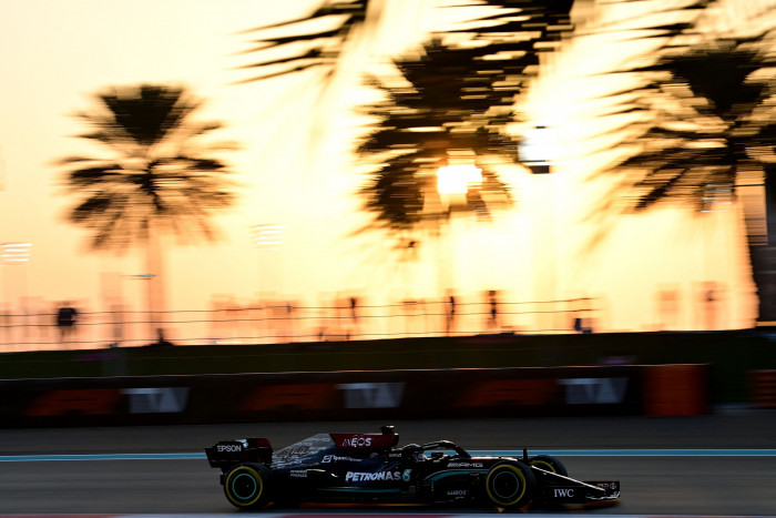 Lewis Hamilton Tercepat di Latihan Hari Pertama GP Abu Dhabi