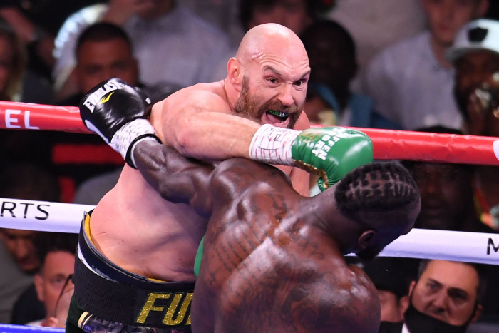 Fury Harus Pertahankan Gelar WBC Melawan Whyte