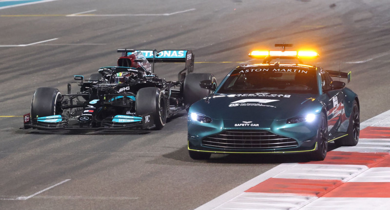 Mercedes Cabut Gugatan terhadap Hasil GP Abu Dhabi