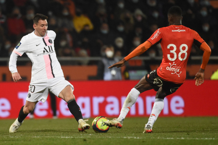 Bermain dengan Sepuluh Pemain, PSG Ditahan Imbang Lorient